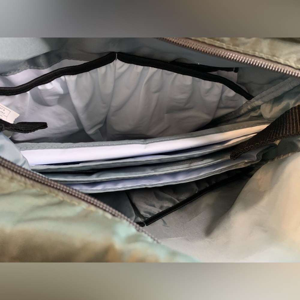Columbia Diaper/ Messenger Bag| Hunter Green - Picture 15 of 16